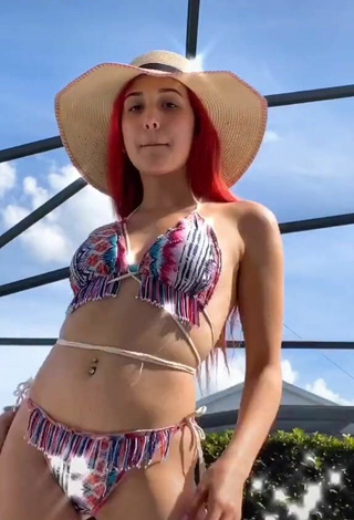 2. Hot Jennifer Garcia Shows Cleavage in Bikini