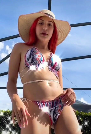 3. Hot Jennifer Garcia Shows Cleavage in Bikini