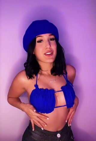 2. Cute Jennifer Garcia Shows Cleavage in Blue Bikini Top