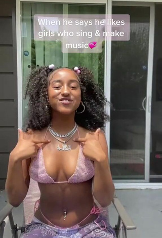 5. Sexy Kyla Imani Shows Cleavage in Pink Bikini Top