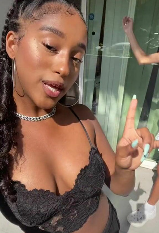 4. Beautiful Kyla Imani Shows Cleavage in Sexy Crop Top