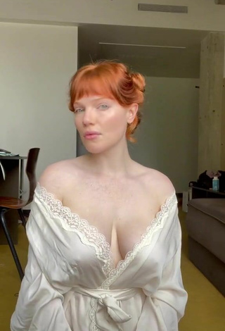 2. Sweetie Levi Coralynn Shows Nipples without  Brassiere