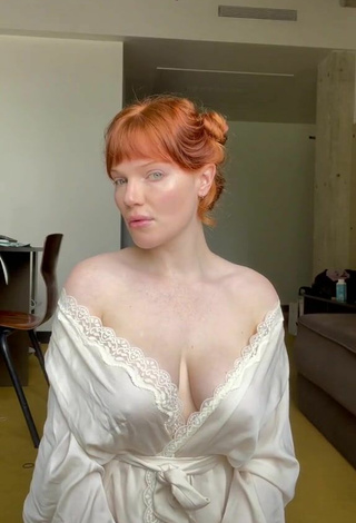 3. Sweetie Levi Coralynn Shows Nipples without  Brassiere