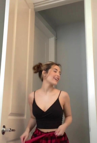 2. Beautiful Lillian Delaney Shows Cleavage in Sexy Black Crop Top