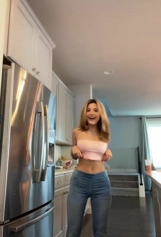 5. Hot Lillian Delaney Shows Cleavage in Pink Crop Top