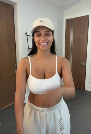 3. Hot Lilly Singh Shows Cleavage in White Crop Top