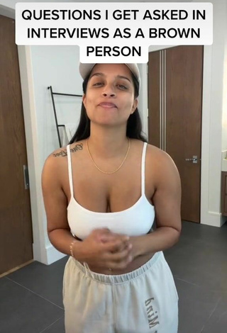 2. Sexy Lilly Singh Shows Cleavage in White Crop Top