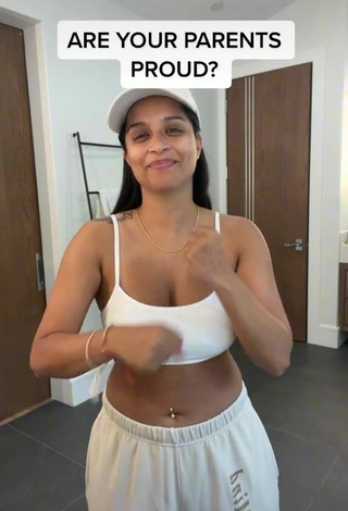5. Sexy Lilly Singh Shows Cleavage in White Crop Top