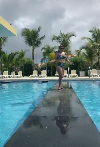 Sexy Hany Shows Cleavage in Bikini at the Swimming Pool