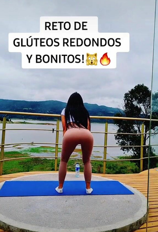 2. Sexy Lulo Fit Shows Butt while doing Fitness Exercises