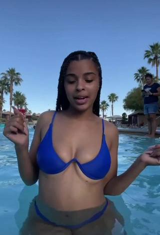 Sweet Lynn Bailey Shows Cleavage in Cute Blue Bikini at the Pool