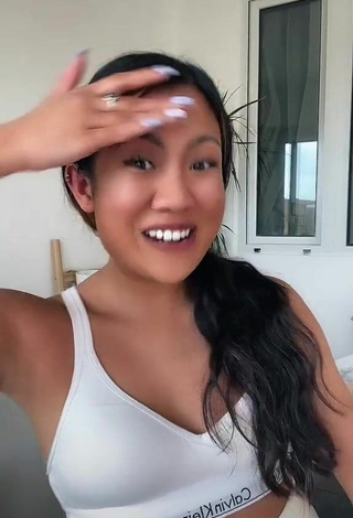 Sexy maddys_healthy Shows Cleavage in White Crop Top