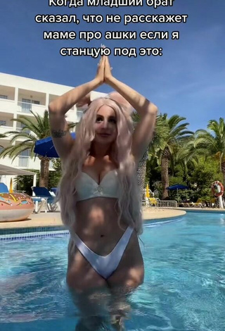 4. Cute Makeeva Shows Cleavage in White Bikini at the Swimming Pool