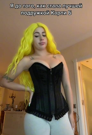 Hot Makeeva Shows Cleavage in Black Corset