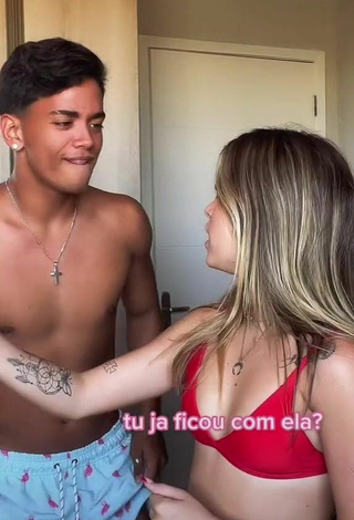 3. Sexy Mapu Alves Shows Cleavage in Red Bikini Top