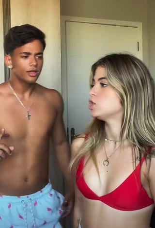 5. Sexy Mapu Alves Shows Cleavage in Red Bikini Top
