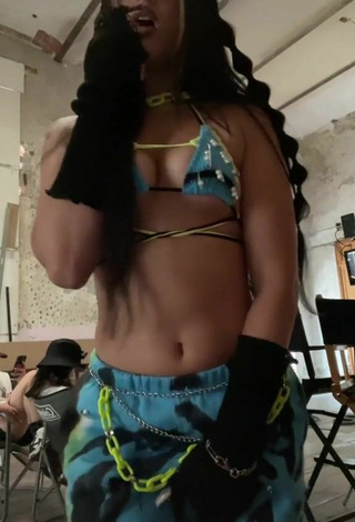 2. Sexy Mariah Angeliq Shows Cleavage in Bikini Top