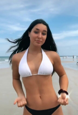 2. Sweet Maya Jakubowski Shows Cleavage in Cute Bikini at the Beach