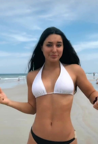 3. Sweet Maya Jakubowski Shows Cleavage in Cute Bikini at the Beach