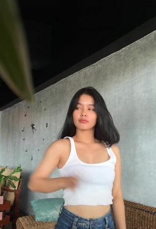 4. Sexy maypresado Shows Cleavage in White Crop Top