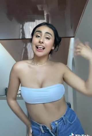 4. Sexy Marianella Flórez Lovera Shows Cleavage in Blue Tube Top