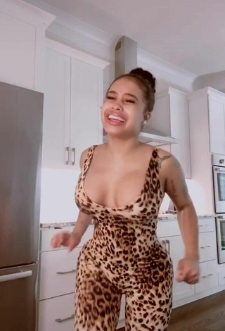 4. Beautiful DreamDoll Shows Cleavage in Sexy Leopard Bodysuit