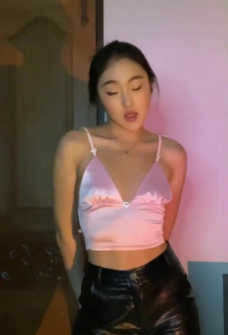 1. Hot Ppunnch Shows Cleavage in Pink Crop Top