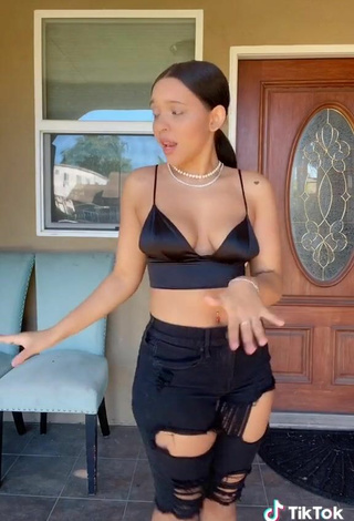 5. River Bleu Looks Really Cute in Black Crop Top and Bouncing Boobs
