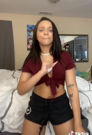 3. River Bleu Looks Cute in Brown Crop Top and Bouncing Tits
