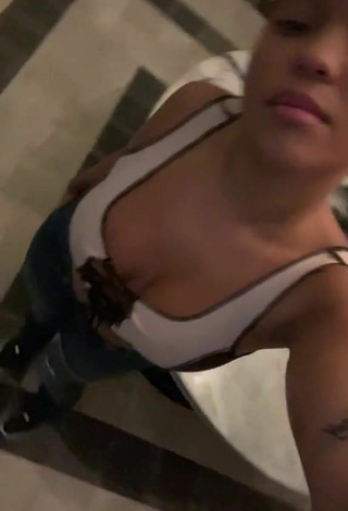 Sexy River Bleu Shows Cleavage in Crop Top