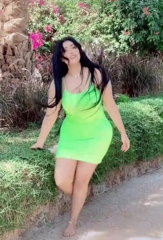 6. Cute Salma Elshimy Shows Cleavage in Light Green Dress