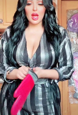 Sexy Salma Elshimy Shows Cleavage in Bodysuit