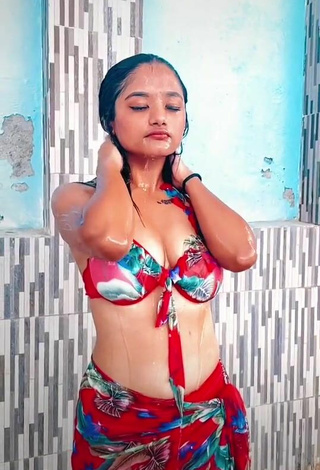 3. Hot Samikshya Basnet Shows Cleavage in Crop Top