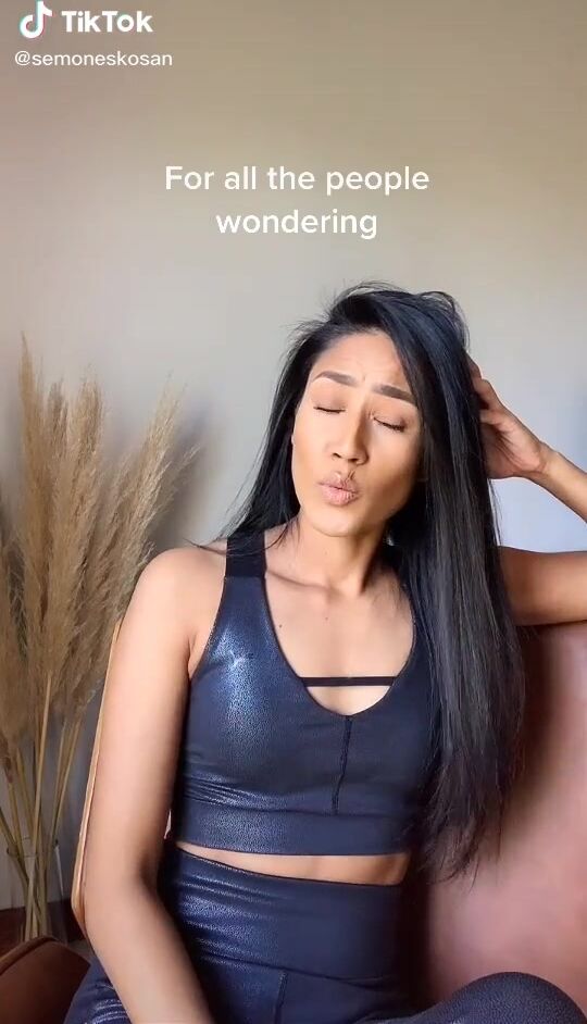 Sexy Semone Skosan Shows Cleavage in Blue Crop Top | sexyfilter.com