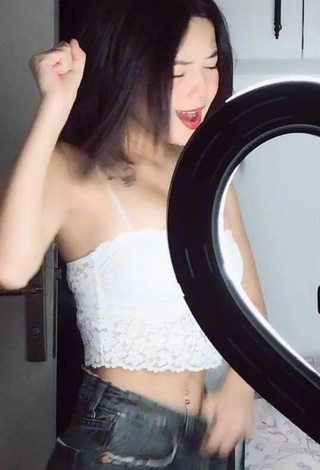 2. Sexy sevdoraa Shows Cleavage in White Crop Top