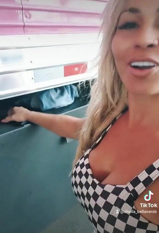6. Hot Sheila Bellaver Shows Cleavage in Checkered Crop Top