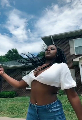 5. Skaibeauty Shows Cleavage in Hot White Crop Top and Bouncing Tits