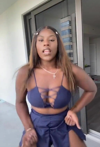3. Sensual Skaibeauty Shows Cleavage in Blue Crop Top