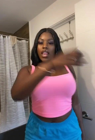 3. Lovely Skaibeauty Shows Cleavage in Pink Crop Top and Bouncing Boobs