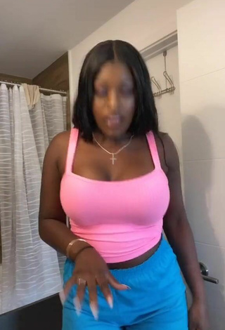4. Lovely Skaibeauty Shows Cleavage in Pink Crop Top and Bouncing Boobs