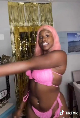 5. Skaibeauty Looks Erotic in Pink Bikini and Bouncing Tits