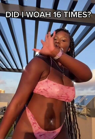 2. Skaibeauty Shows Cleavage in Appealing Bikini and Bouncing Tits