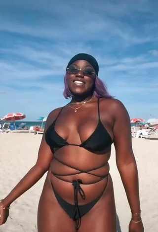 4. Skaibeauty Shows Cleavage in Alluring Black Bikini and Bouncing Boobs at the Beach
