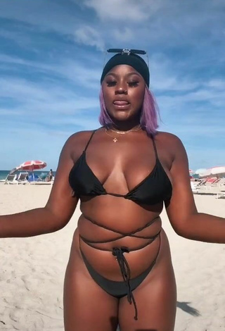 2. Skaibeauty Shows Cleavage in Sweet Black Bikini and Bouncing Boobs at the Beach