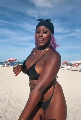 4. Skaibeauty Shows Cleavage in Sweet Black Bikini and Bouncing Boobs at the Beach