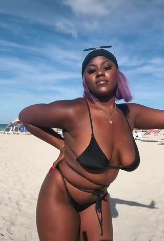 6. Skaibeauty Shows Cleavage in Sweet Black Bikini and Bouncing Boobs at the Beach