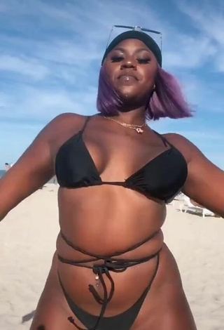 3. Skaibeauty Shows Cleavage in Erotic Black Bikini and Bouncing Breasts at the Beach
