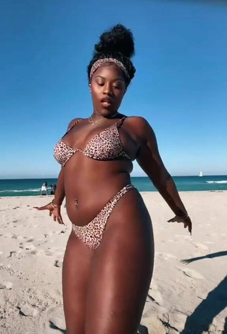 Skaibeauty Shows Cleavage in Cute Leopard Bikini and Bouncing Boobs at the Beach