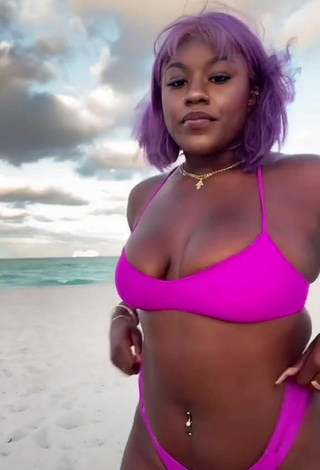 Sensual Skaibeauty Shows Cleavage in Pink Bikini and Bouncing Breasts at the Beach