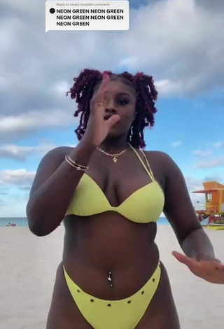 Adorable Skaibeauty Shows Cleavage in Seductive Yellow Bikini and Bouncing Boobs at the Beach